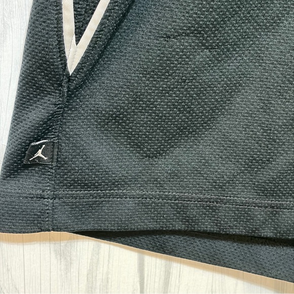 JORDAN Men’s Mesh Basketball Shorts in Black with White Piping, XXL - Picture 4 of 9